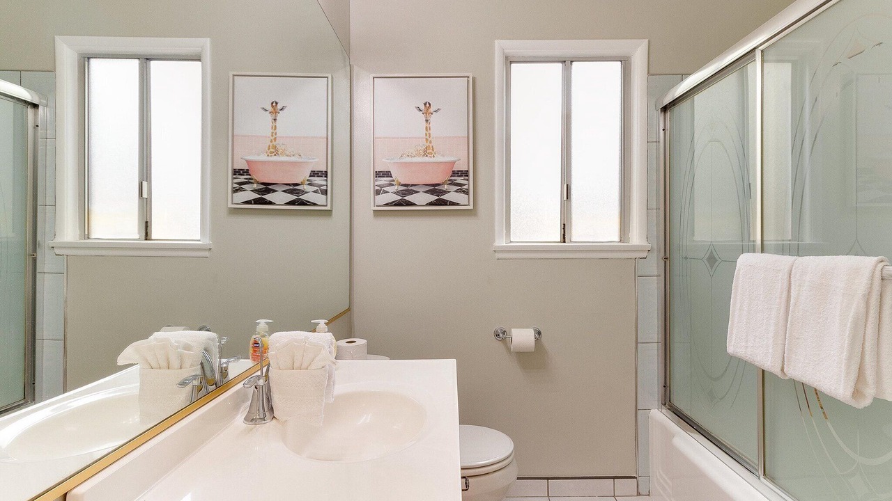 Photo of Bathroom in Sylmar