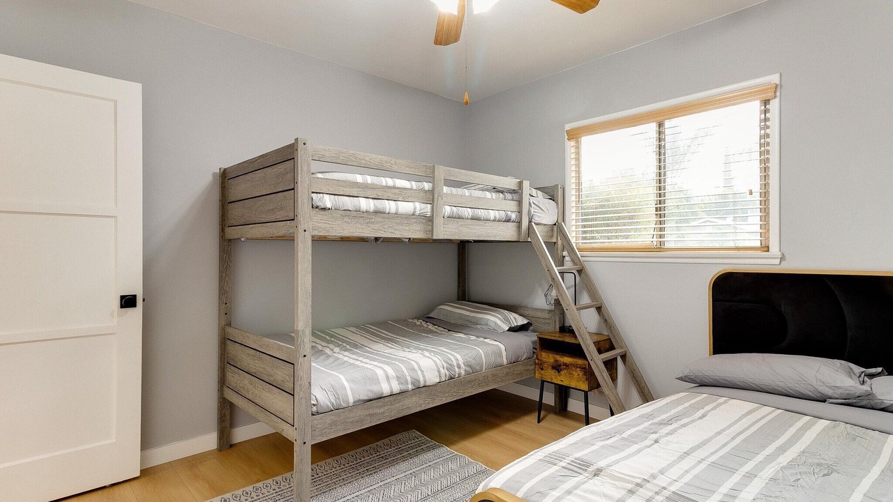 Photo of Bedroom in Sylmar