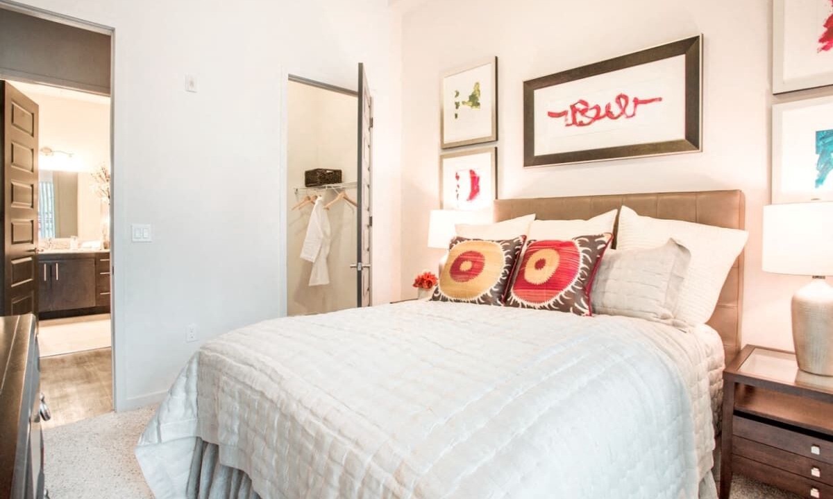 Photo of Bedroom in Warner Center