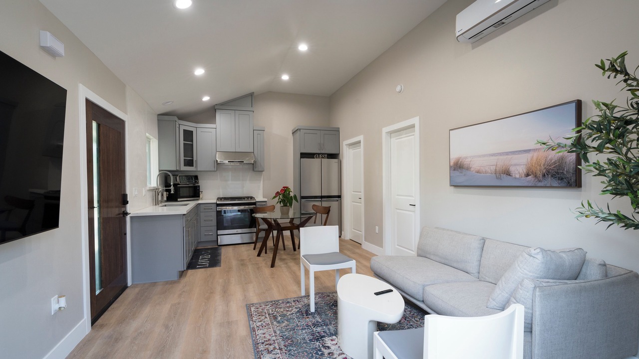 Photo of Livingroom in Hermosa Village