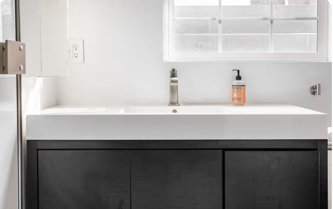 Photo of Bathroom in Tarzana