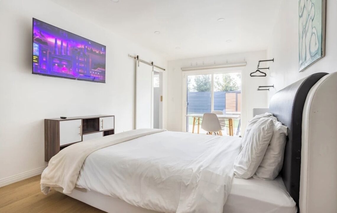 Photo of Bedroom in Tarzana