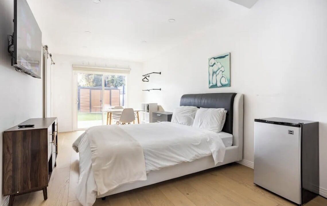 Photo of Bedroom in Tarzana