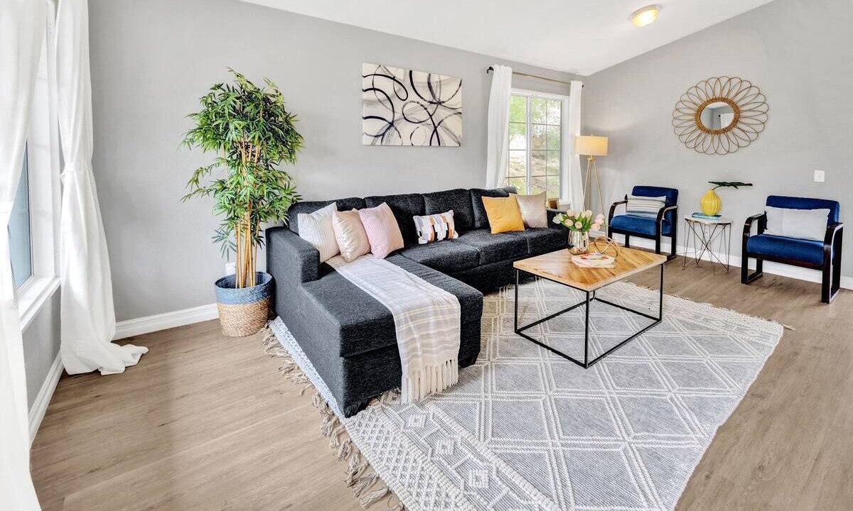 Photo of Livingroom in Stevenson Ranch