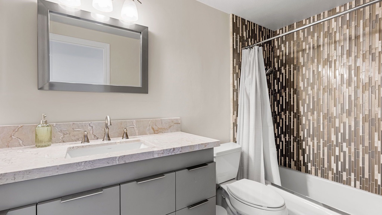 Photo of Bathroom in Corona del Mar