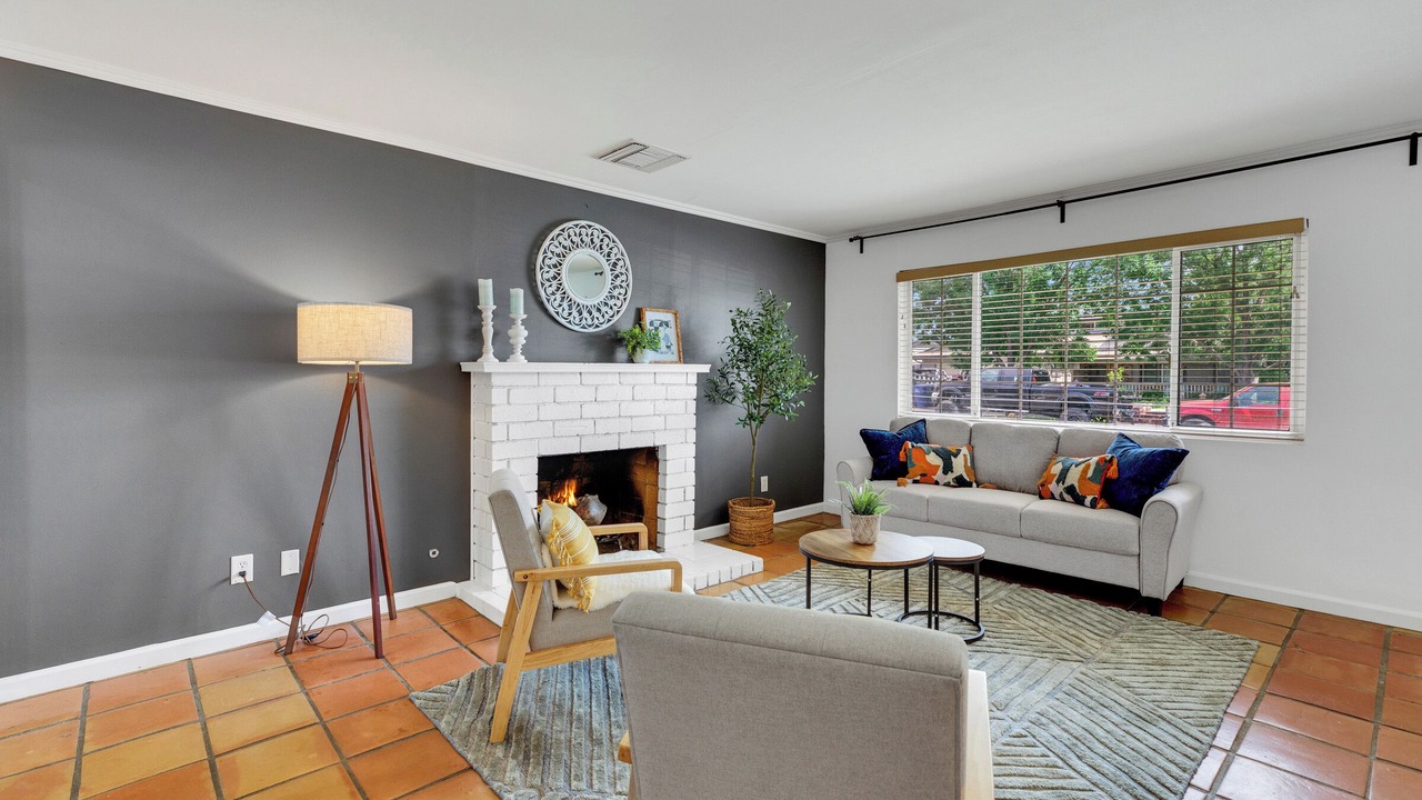 Photo of Livingroom in Canyon Country