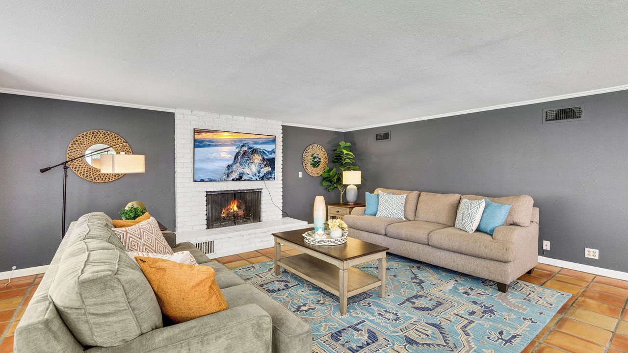 Photo of Livingroom in Canyon Country
