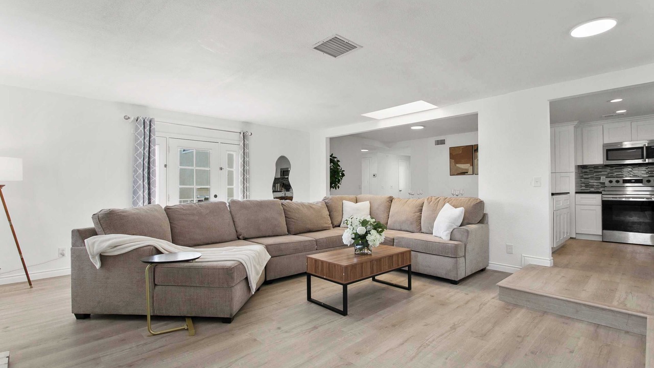Photo of Livingroom in Upland