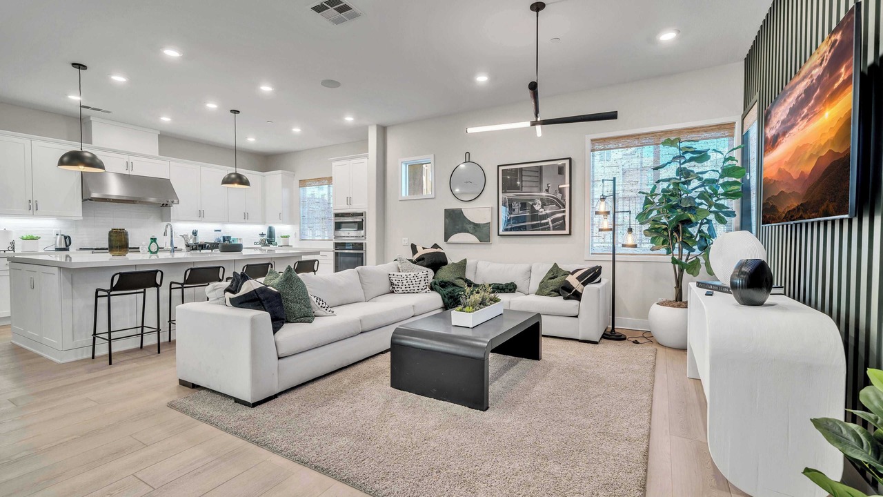 Photo of Livingroom in Stevenson Ranch