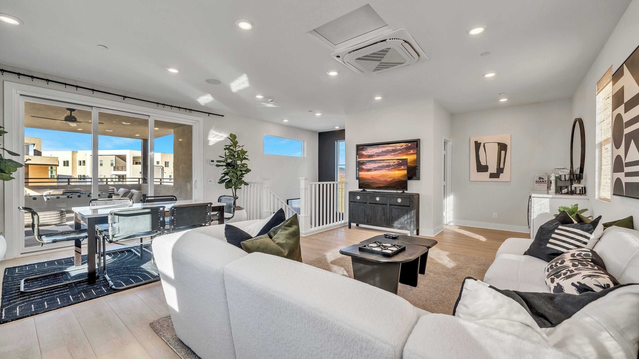 Photo of Livingroom in Stevenson Ranch