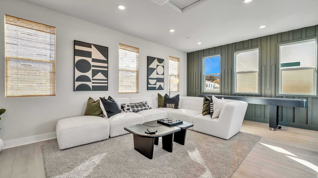 Photo of Livingroom in Stevenson Ranch