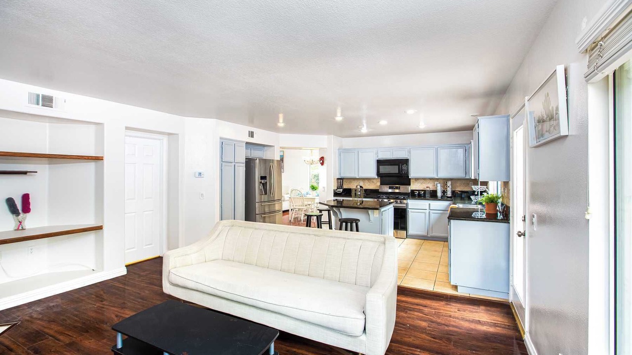 Photo of Livingroom in Corona