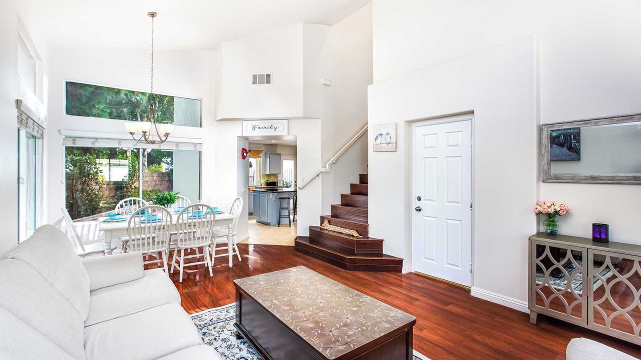 Photo of Livingroom in Corona