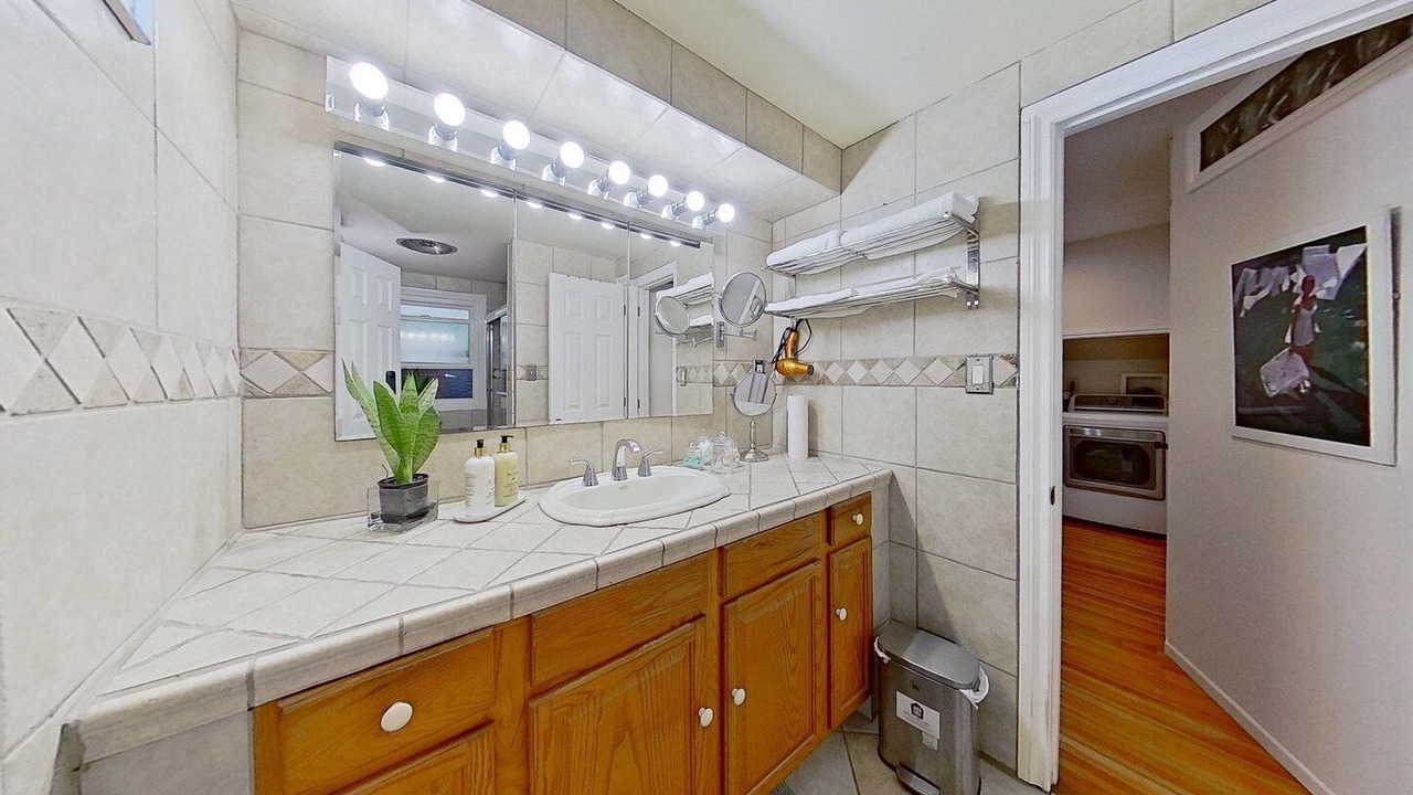 Photo of Bathroom in Harbor Gateway North