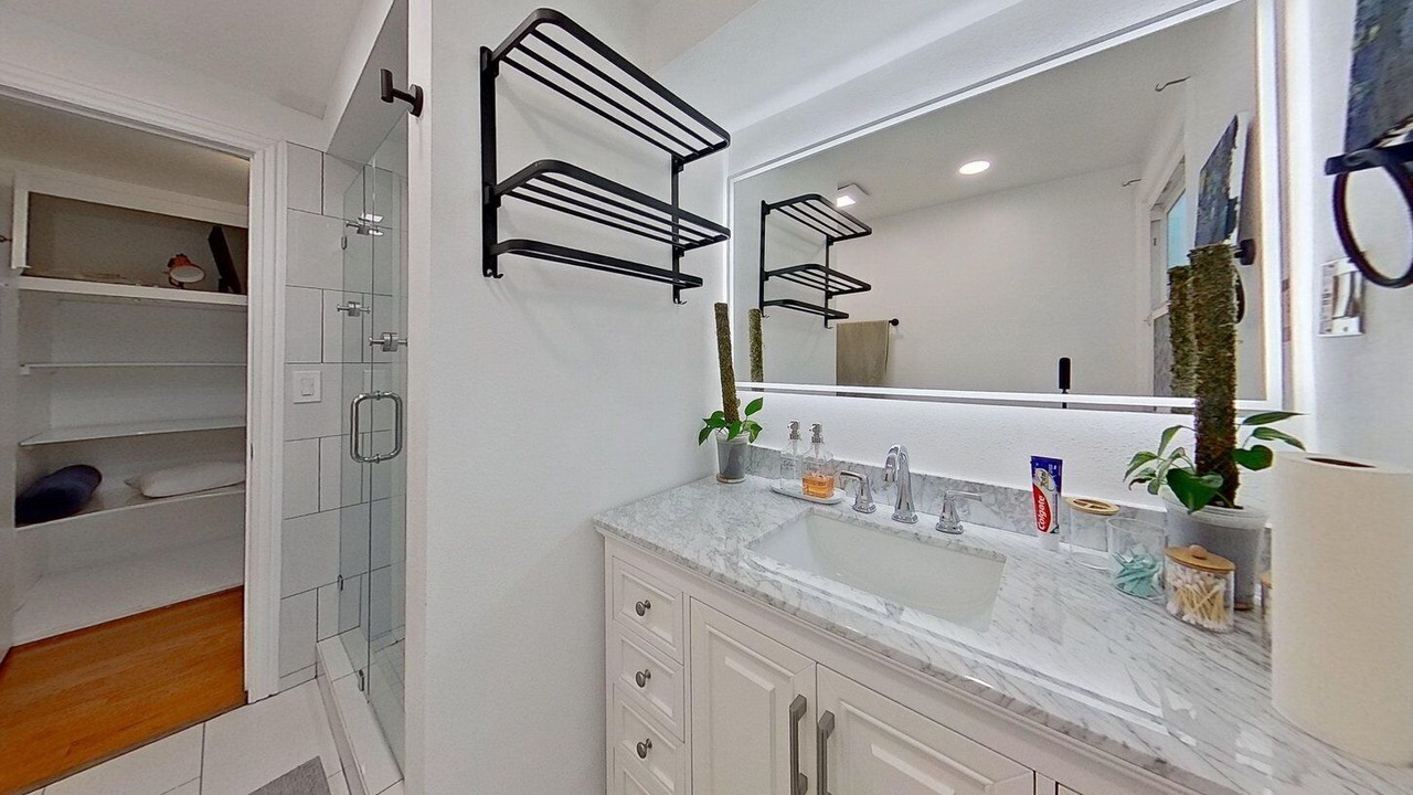 Photo of Bathroom in Harbor Gateway North