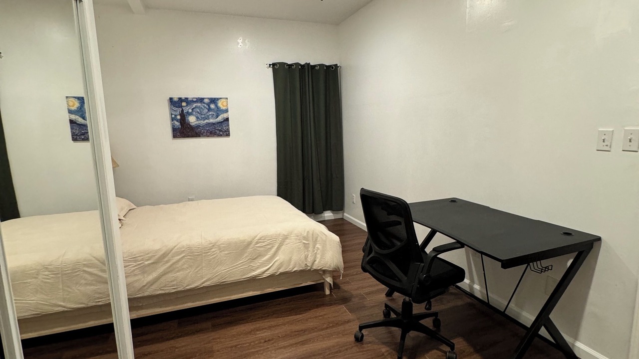Photo of Bedroom in Sawtelle
