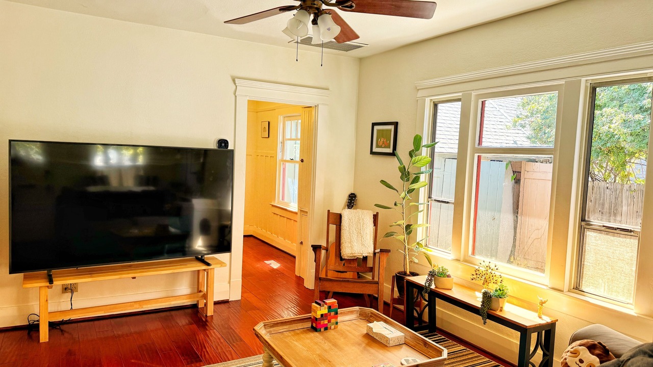 Photo of Livingroom in Belmont Heights