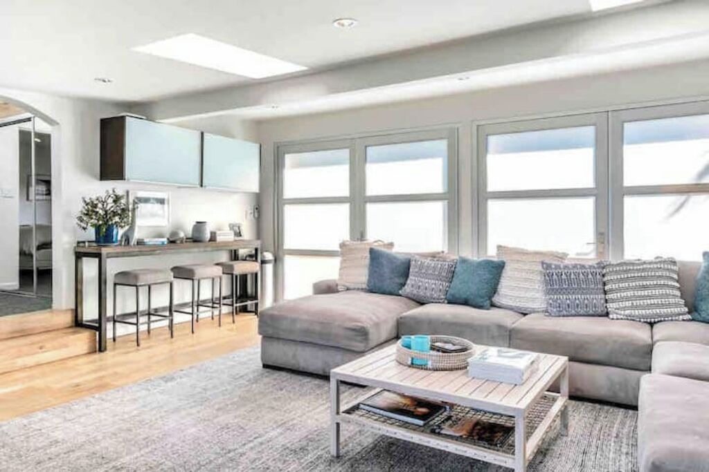 Photo of Livingroom in Hollywood Hills
