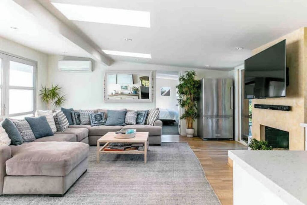 Photo of Livingroom in Hollywood Hills