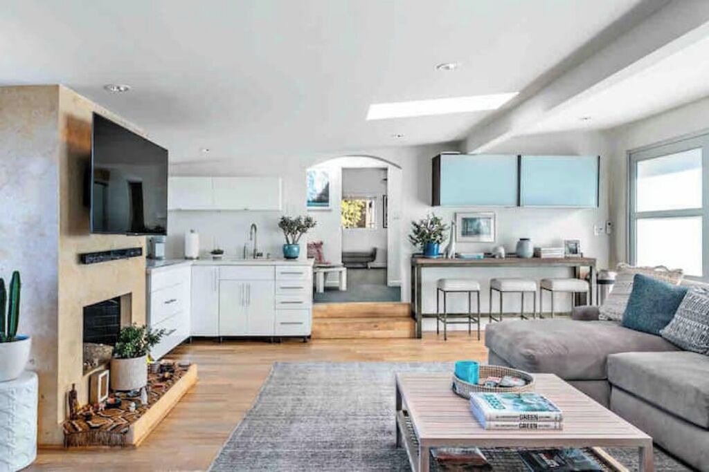 Photo of Livingroom in Hollywood Hills