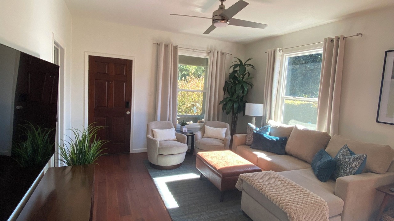 Photo of Livingroom in North Central