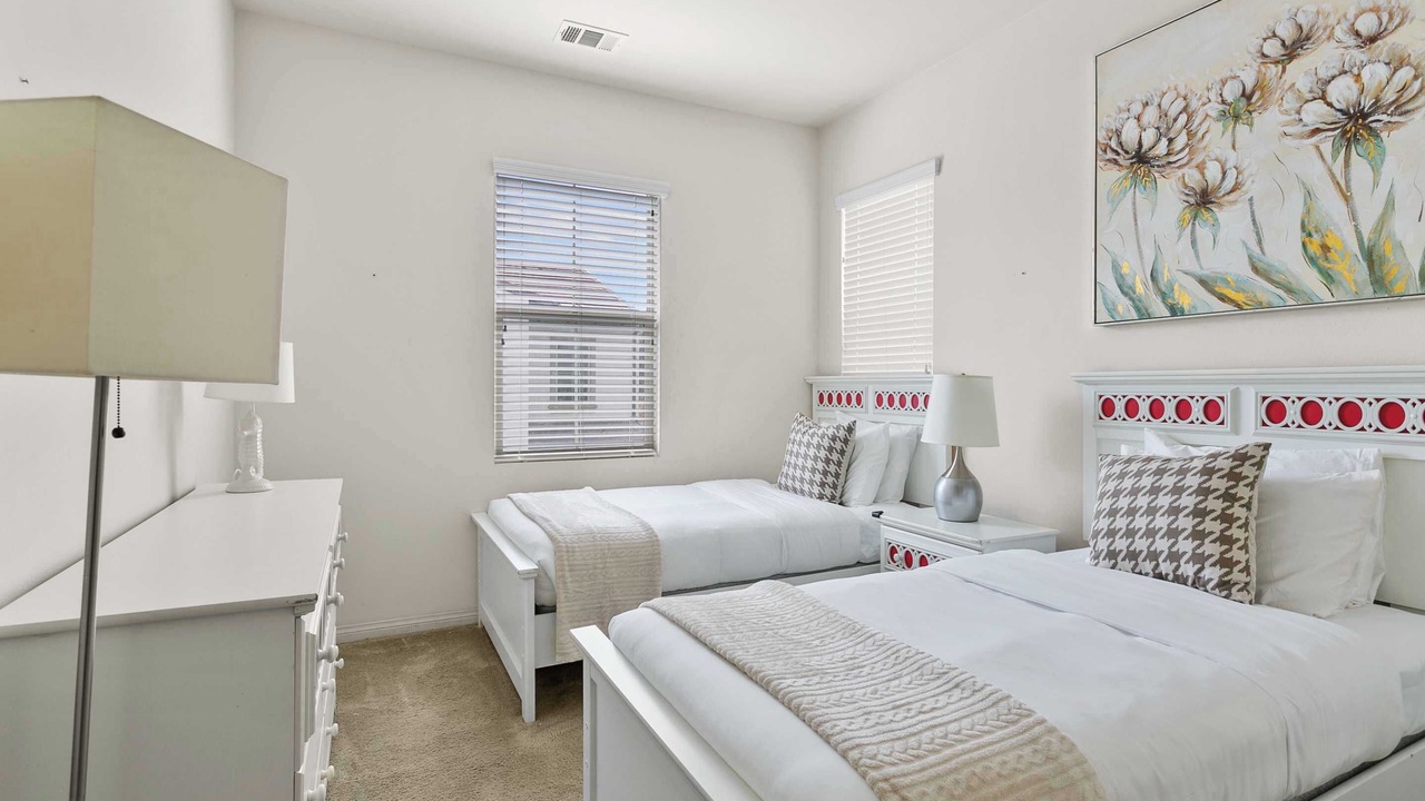 Photo of Bedroom in Portola Springs