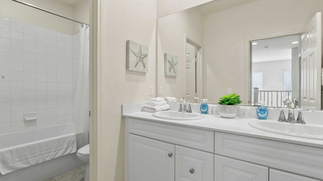 Photo of Bathroom in Portola Springs