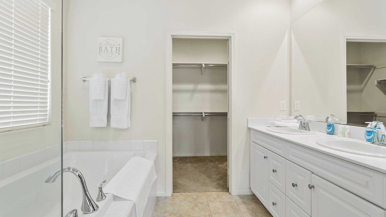 Photo of Bathroom in Portola Springs