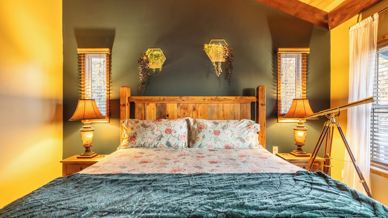 Photo of Bedroom in Green Valley Lake