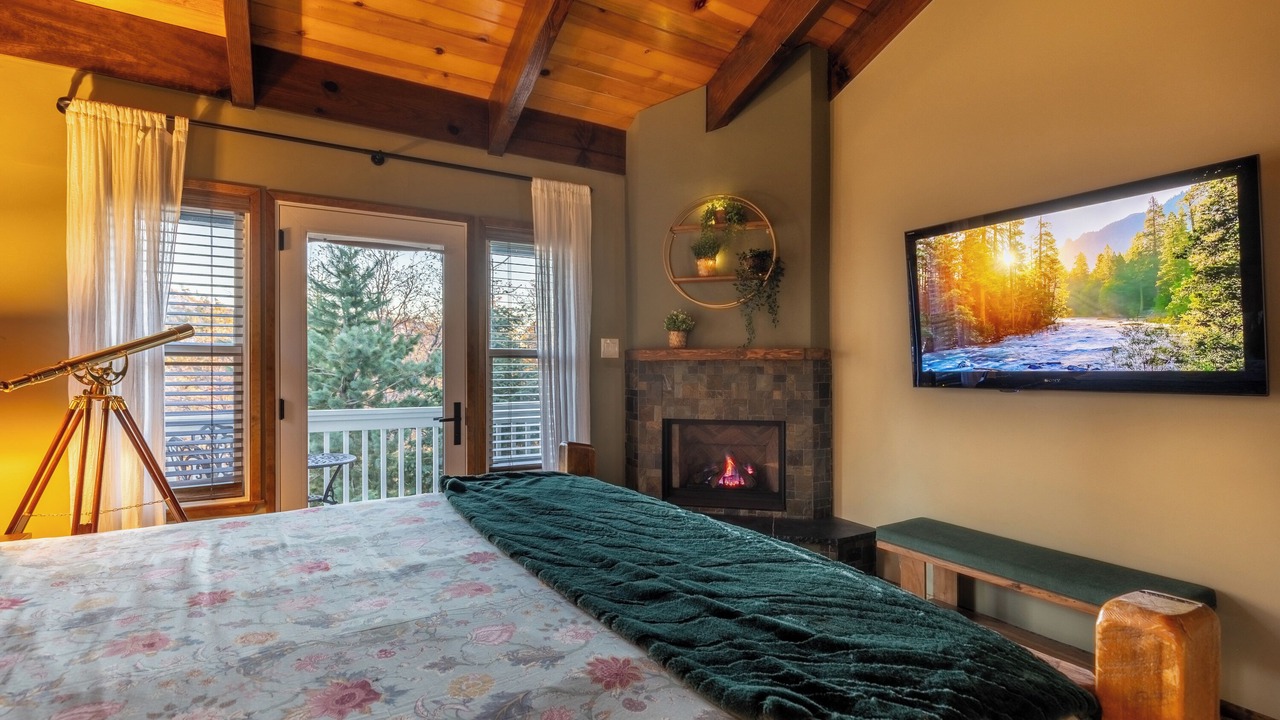 Photo of Bedroom in Green Valley Lake