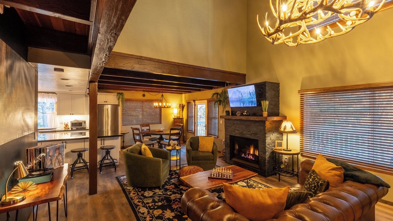 Photo of Livingroom in Green Valley Lake