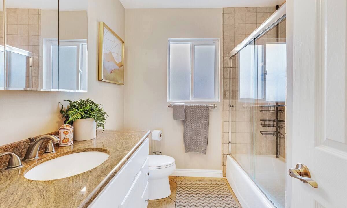 Photo of Bathroom in Gardena