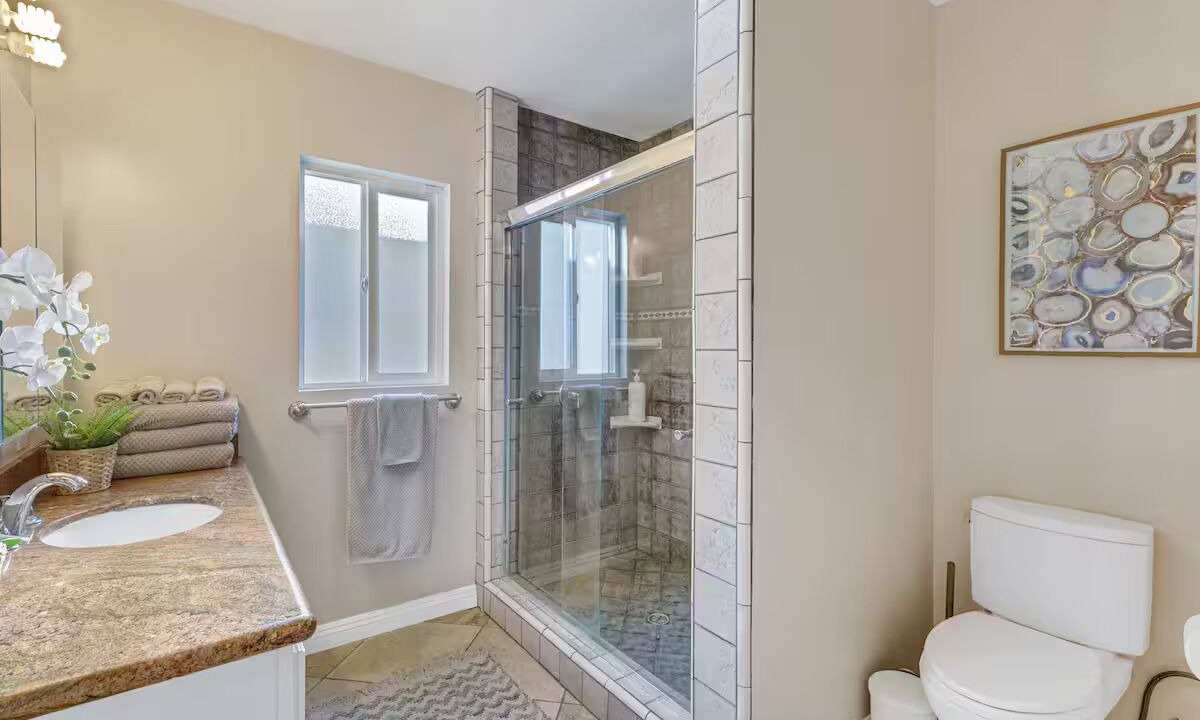 Photo of Bathroom in Gardena