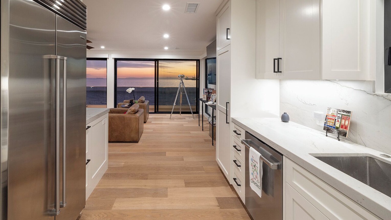 Photo of Kitchen in Peninsula
