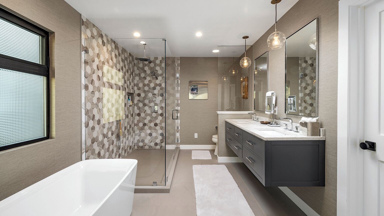 Photo of Bathroom in Peninsula