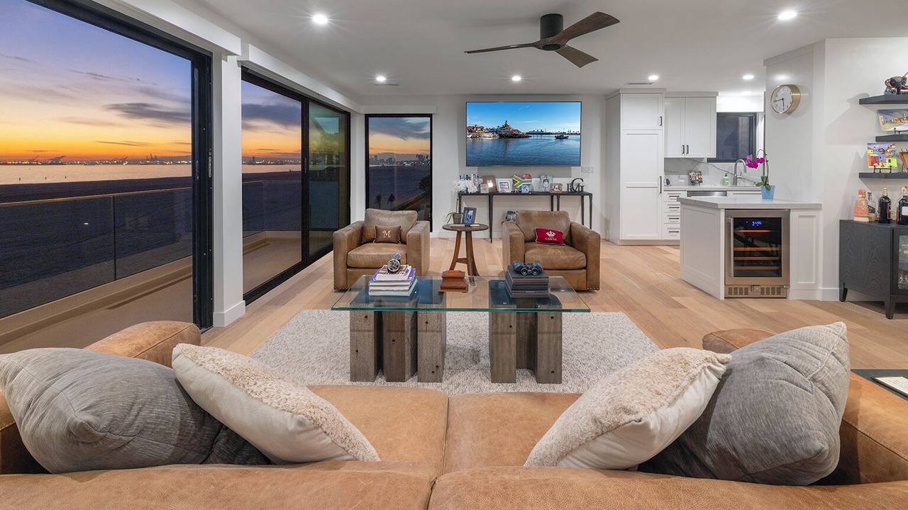 Photo of Livingroom in Peninsula