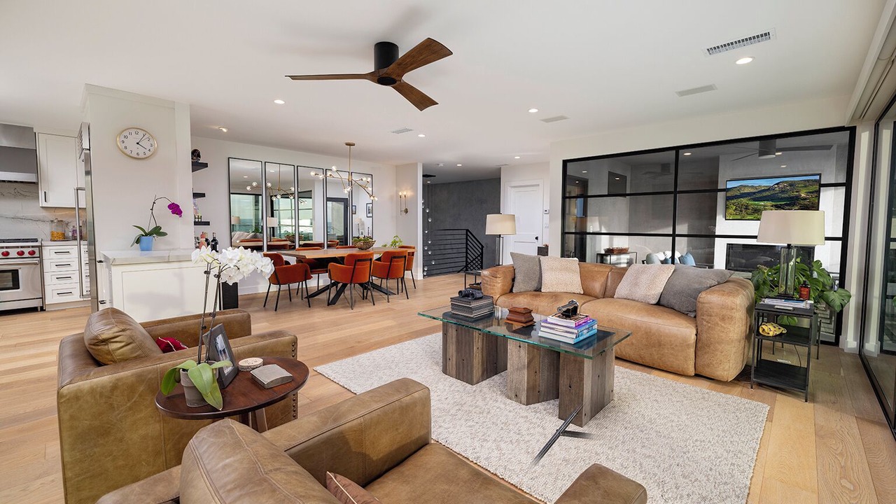 Photo of Livingroom in Peninsula