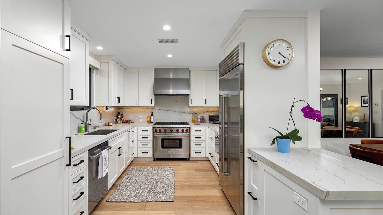Photo of Kitchen in Peninsula