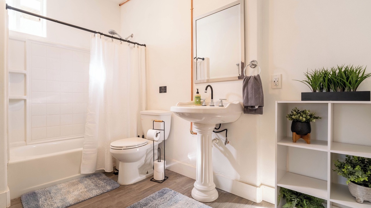 Photo of Bathroom in Meiners Oaks
