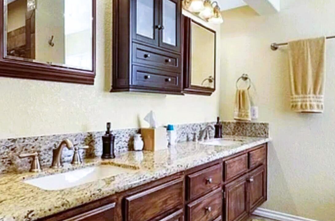 Photo of Bathroom in Ivey Ranch - Rancho Del Oro