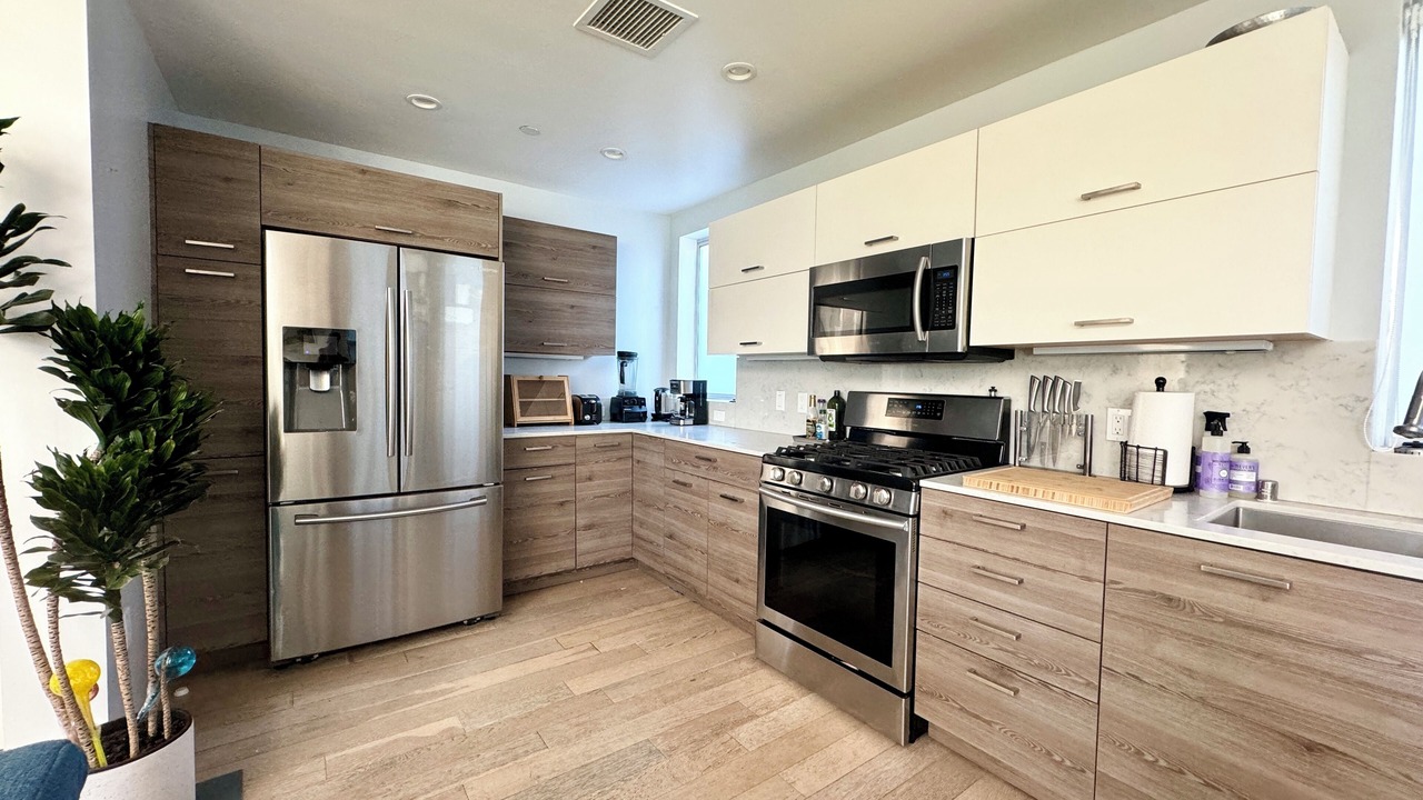 Photo of Kitchen in Mid-Wilshire