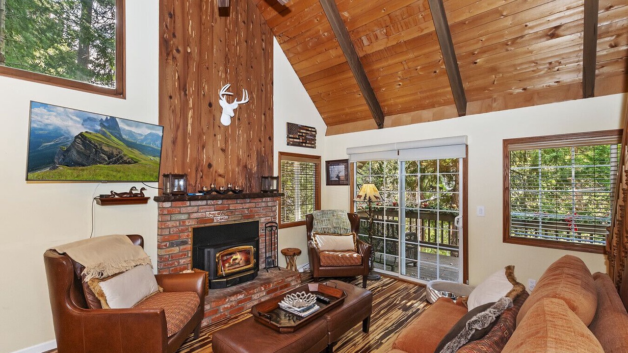 Photo of Livingroom in Cedar Glen