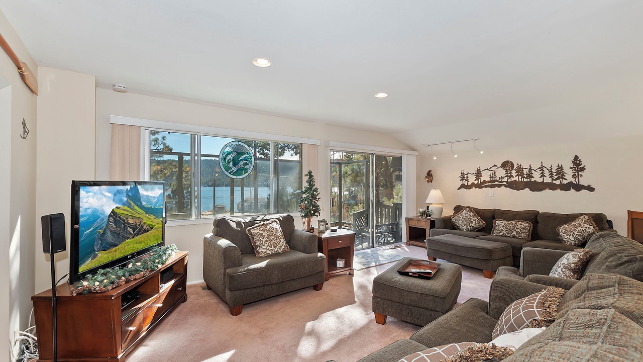 Photo of Bedroom in Fawnskin
