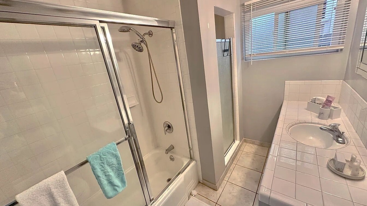 Photo of Bathroom in La Brea