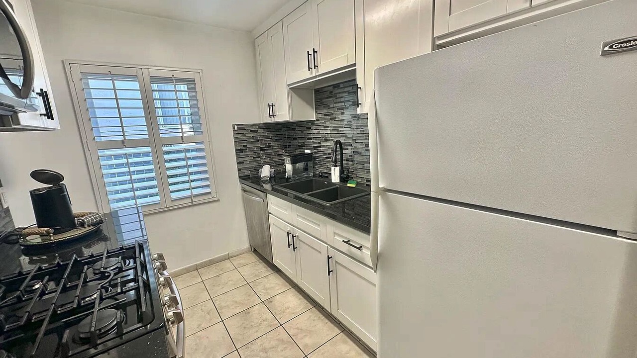 Photo of Kitchen in La Brea