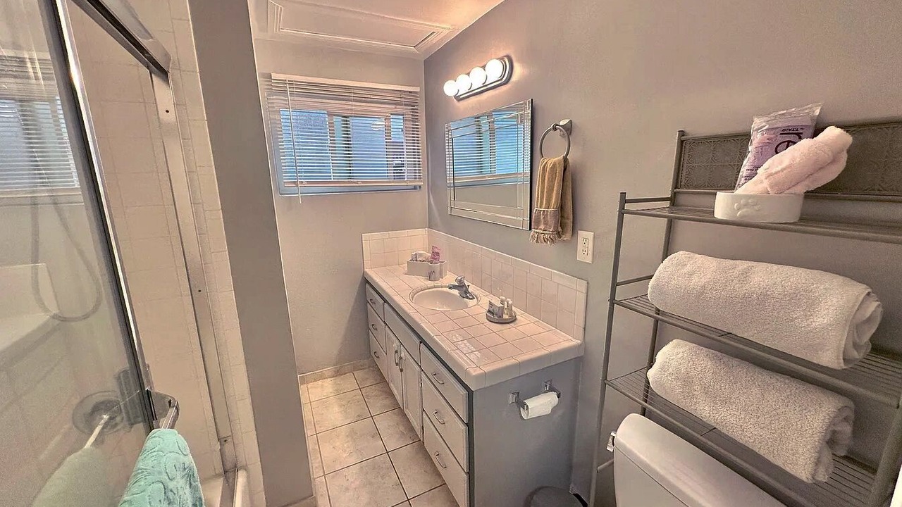 Photo of Bathroom in La Brea