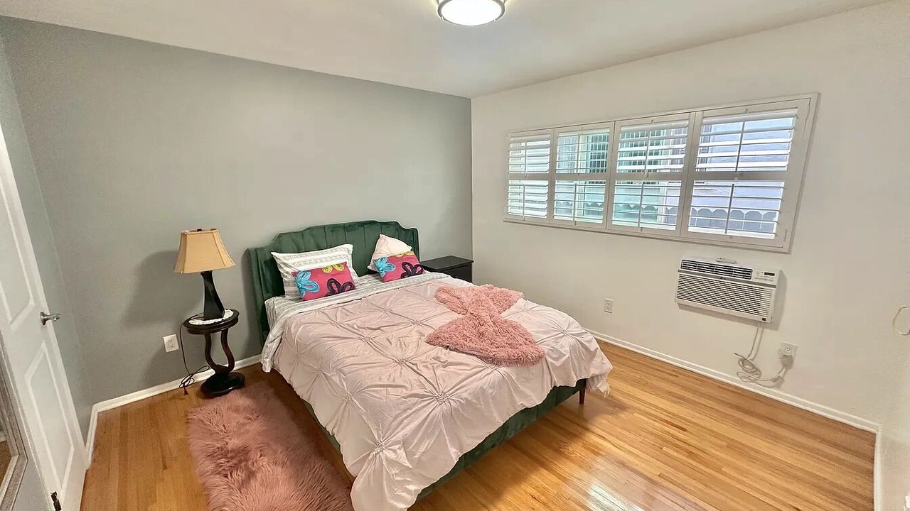 Photo of Bedroom in La Brea