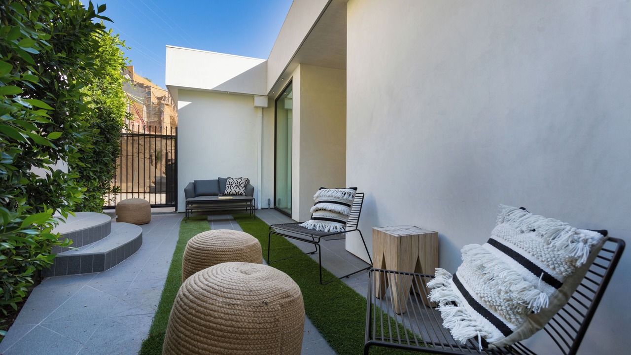 Photo of Patio Balcony in Hollywood Hills West