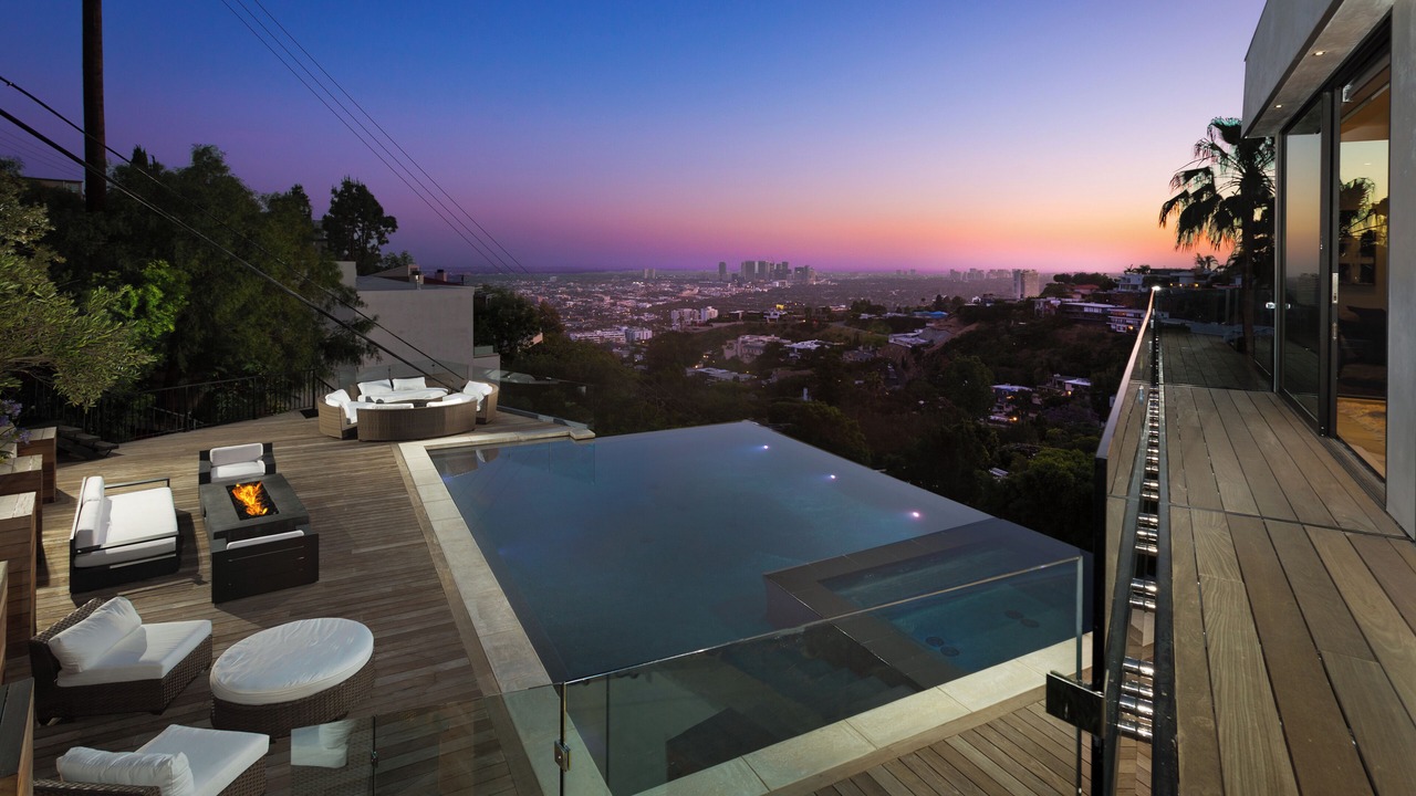 Photo of Outdoor in Hollywood Hills West