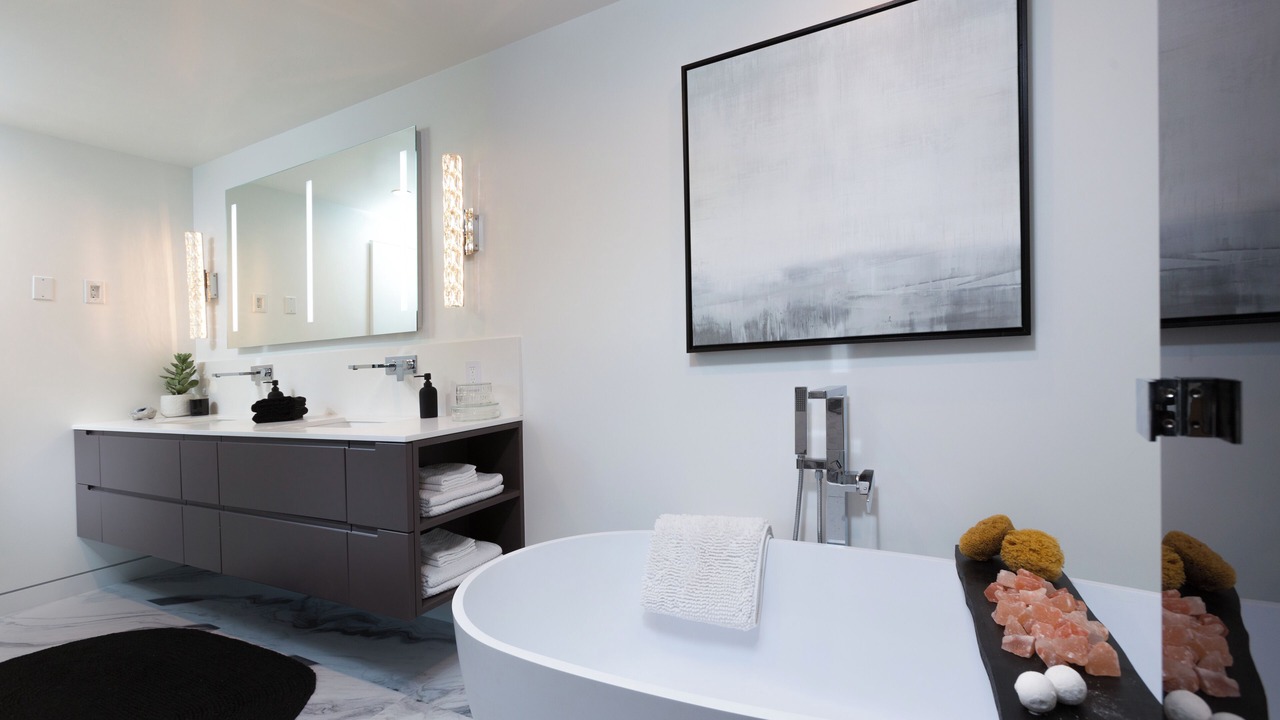 Photo of Bathroom in Hollywood Hills West